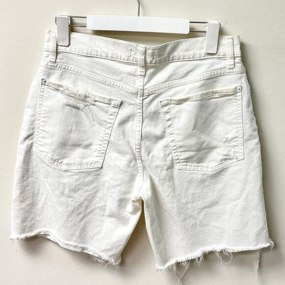 7 For All Mankind High Waisted Distressed Denim Boyfriend Short White women 29 - Picture 3 of 5